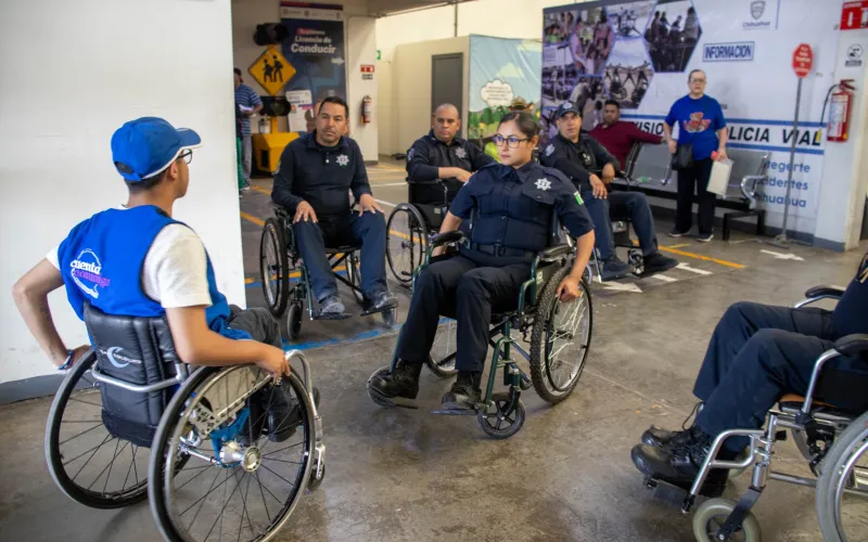 Capacitan a agentes de Vialidad con taller “Ponte en mis Zapatos”