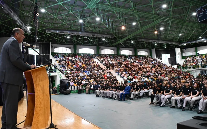Culminan sus estudios 704 jóvenes del Cobach Plantel 8