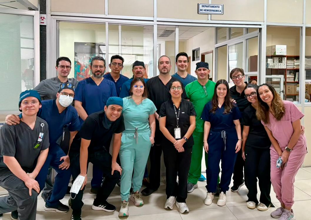 Instituto Nacional de Cardiología realiza por primera vez en México procedimiento mínimamente invasivo para tratar insuficiencia mitral