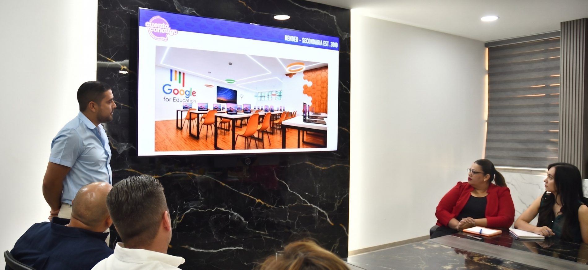 Evalúa SEyD la posibilidad de fortalecer la educación con el apoyo de la tecnología