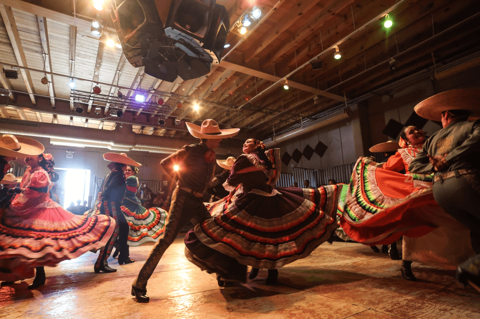 Celebran las tradiciones mexicanas con el espectáculo de danza “Cielito Lindo” en el CMA