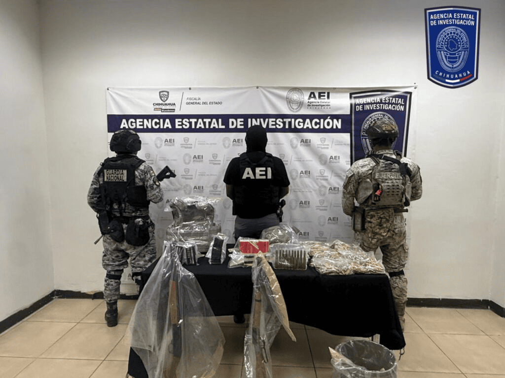 Incauta AEI armas de fuego y cientos de cartuchos útiles en domicilio de Cd Juárez