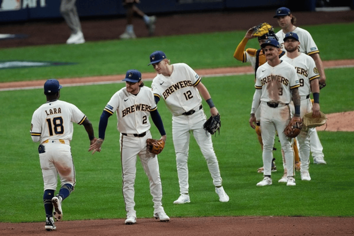 Dodgers pierden el primer partido de la Serie de Campeonato de la Liga Nacional ante los Brewers
